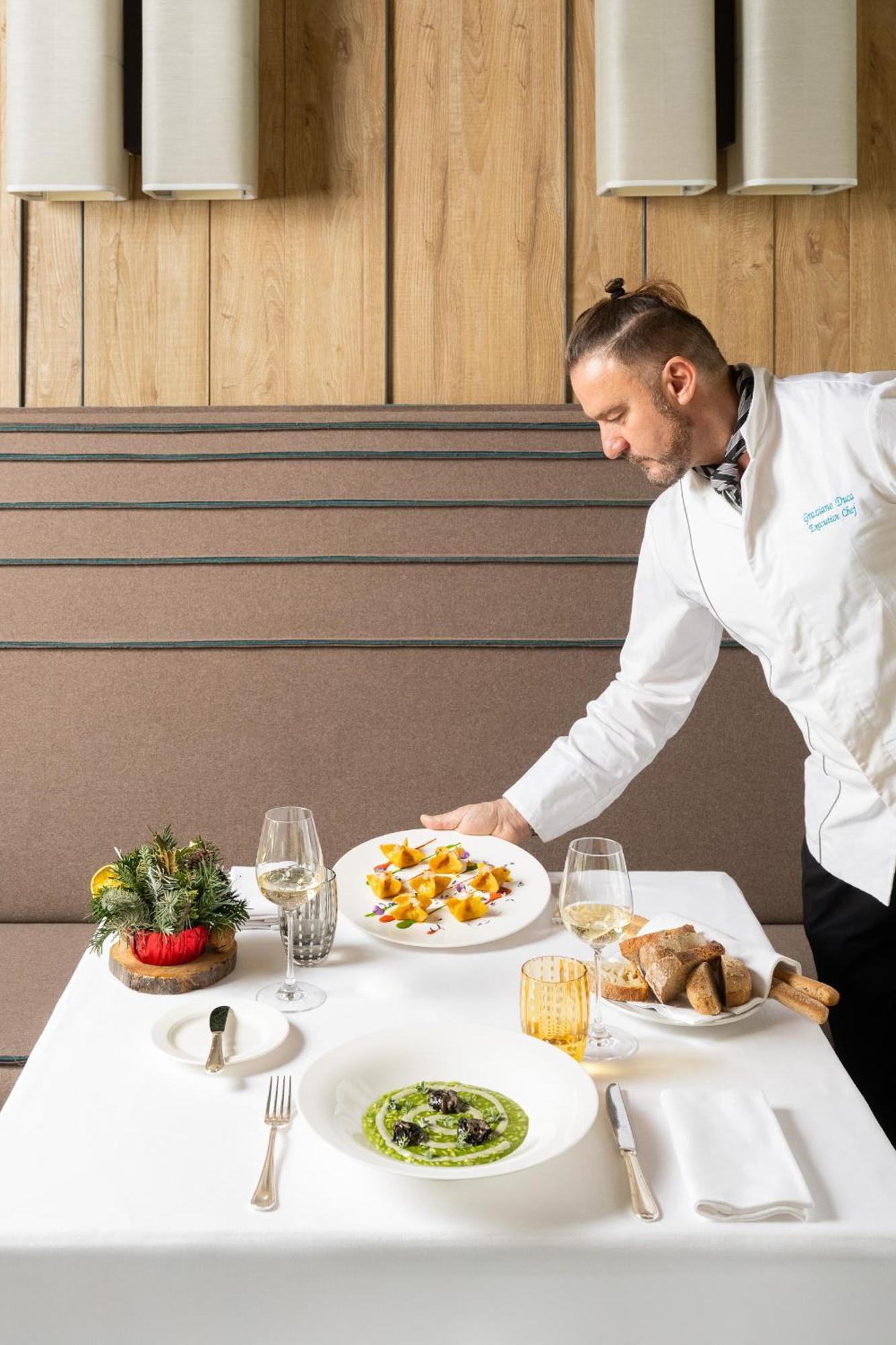 Grand Hotel Courmayeur Mont Blanc, By R Collection Hotels Eksteriør billede