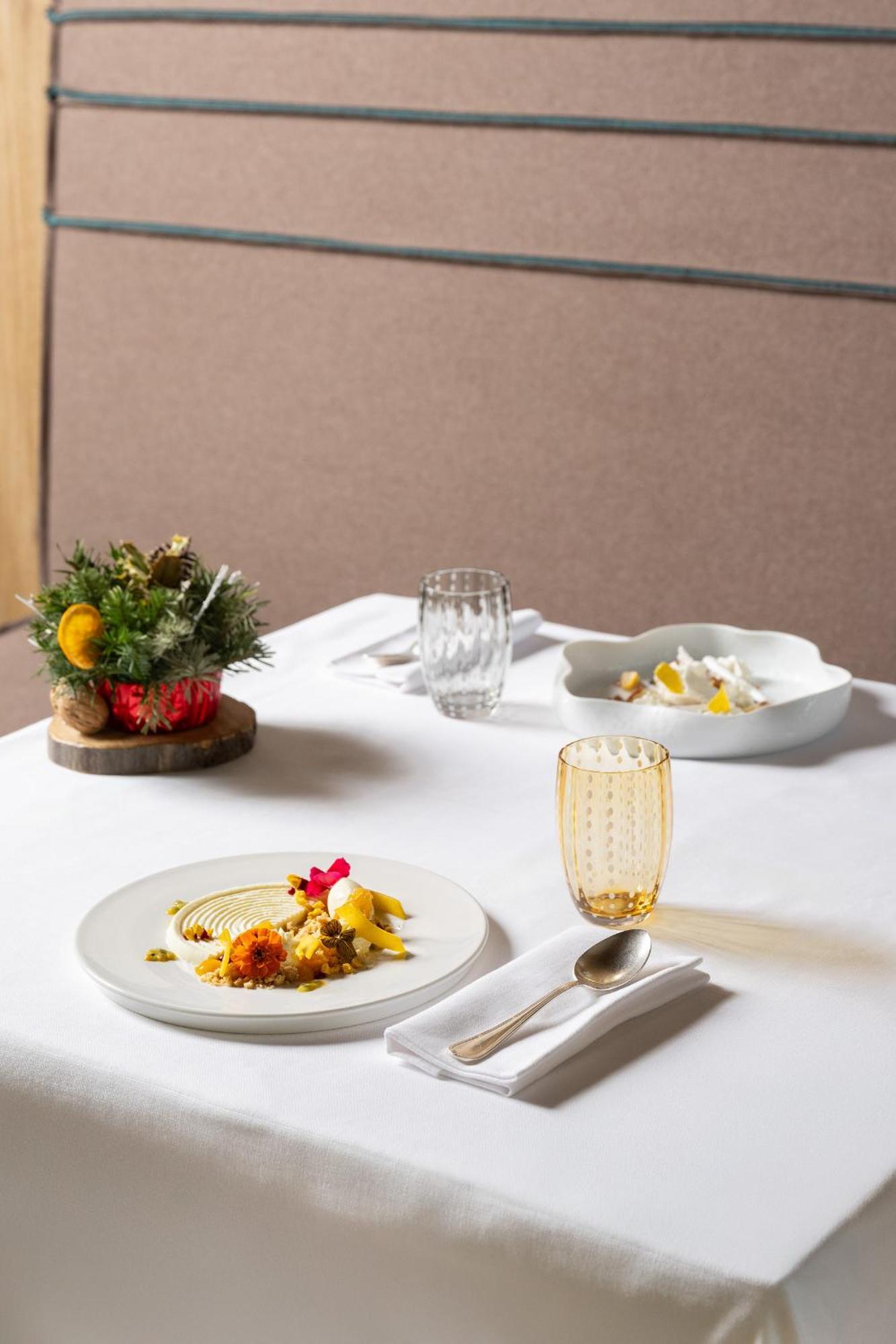 Grand Hotel Courmayeur Mont Blanc, By R Collection Hotels Eksteriør billede