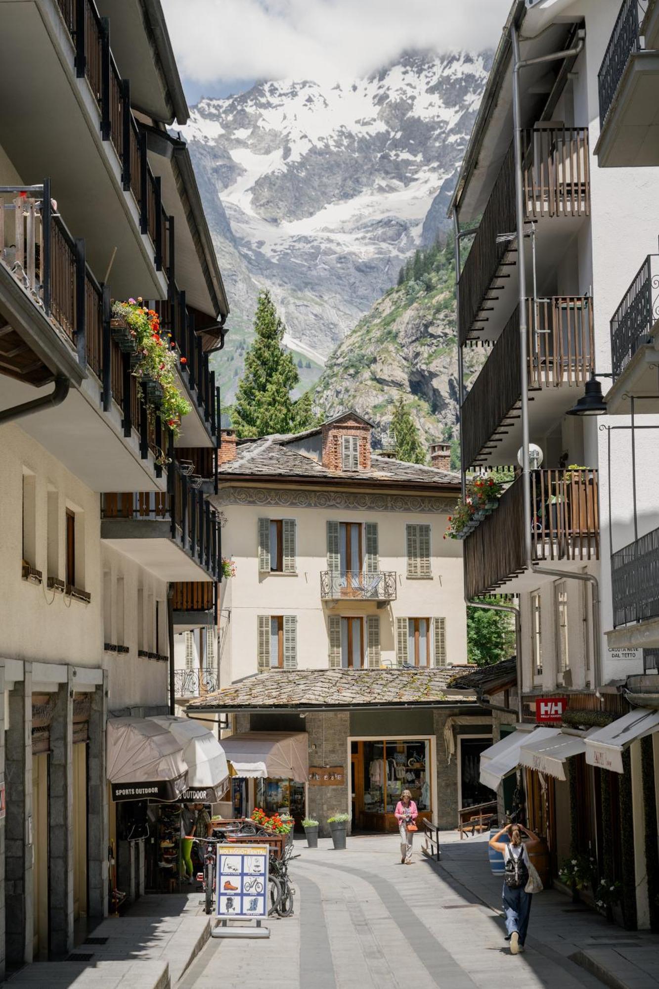 Grand Hotel Courmayeur Mont Blanc, By R Collection Hotels Eksteriør billede