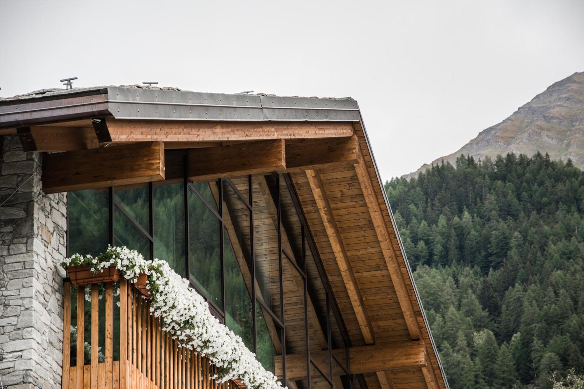 Grand Hotel Courmayeur Mont Blanc, By R Collection Hotels Eksteriør billede