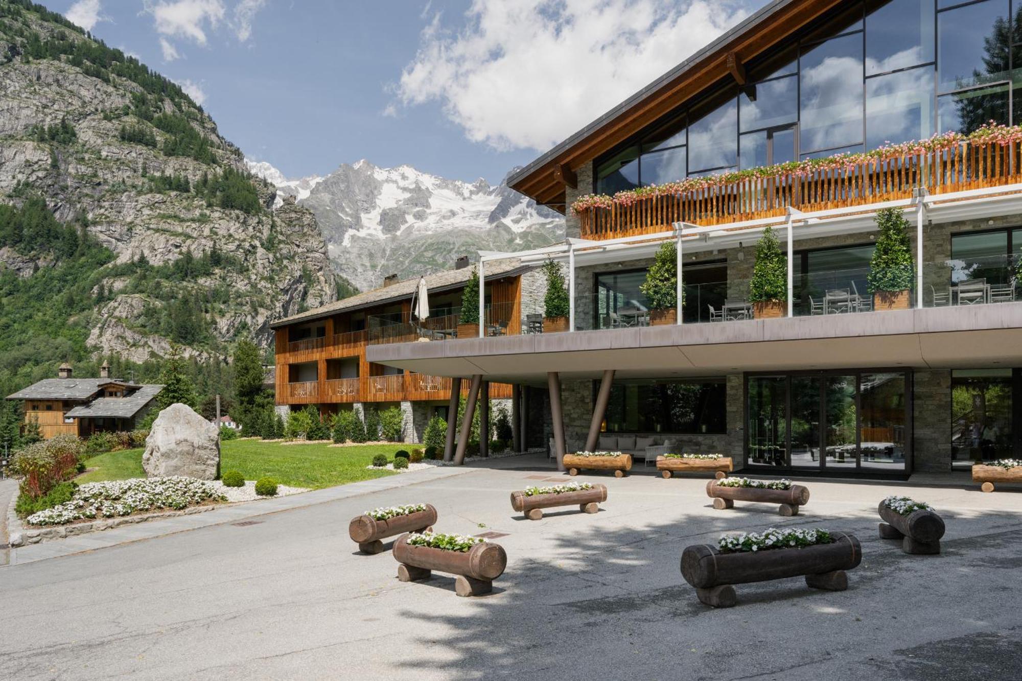 Grand Hotel Courmayeur Mont Blanc, By R Collection Hotels Eksteriør billede
